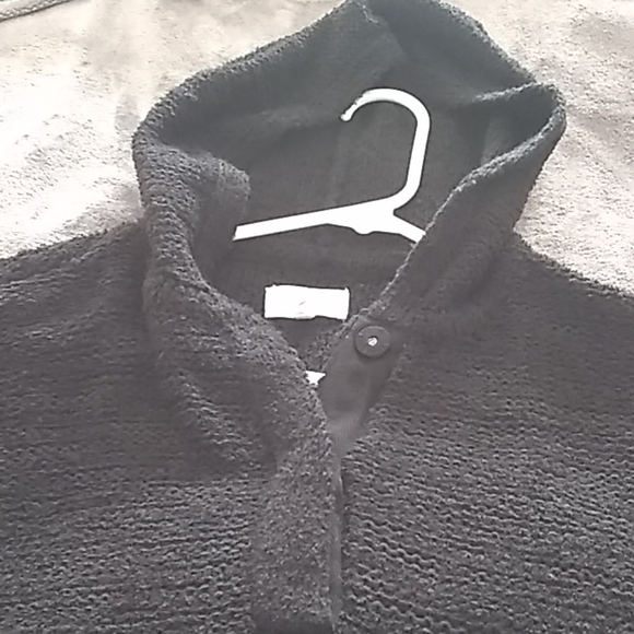 Lou and grey soft sweater with hood and two front - Picture 3 of 3